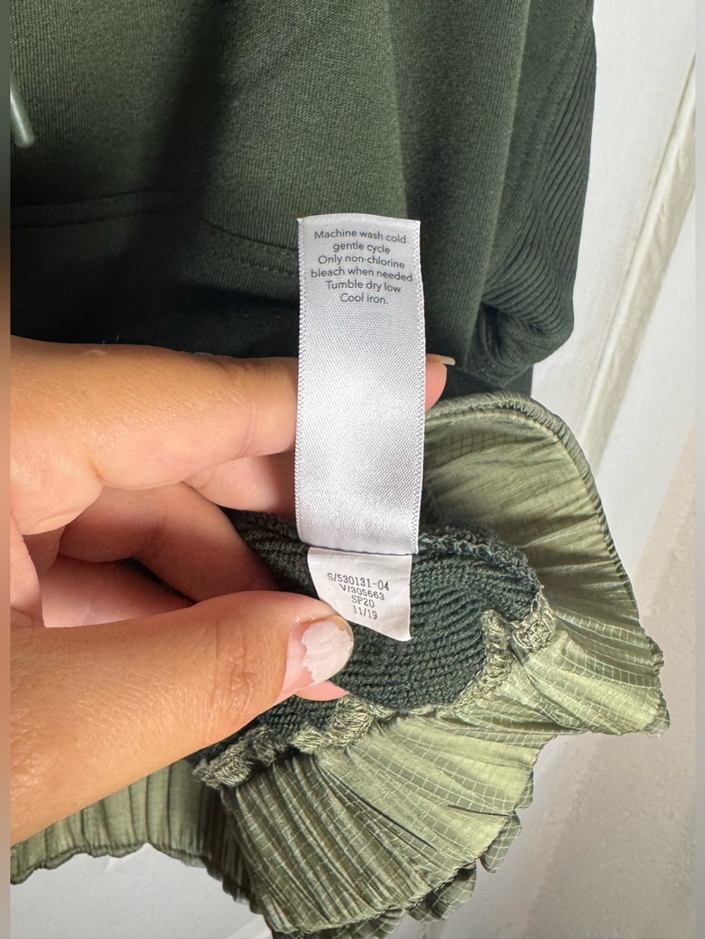 Athleta Ascend Warm Up Half Zip Olive Green Hoodie Women’s Small Workout Active - Picture 11 of 15
